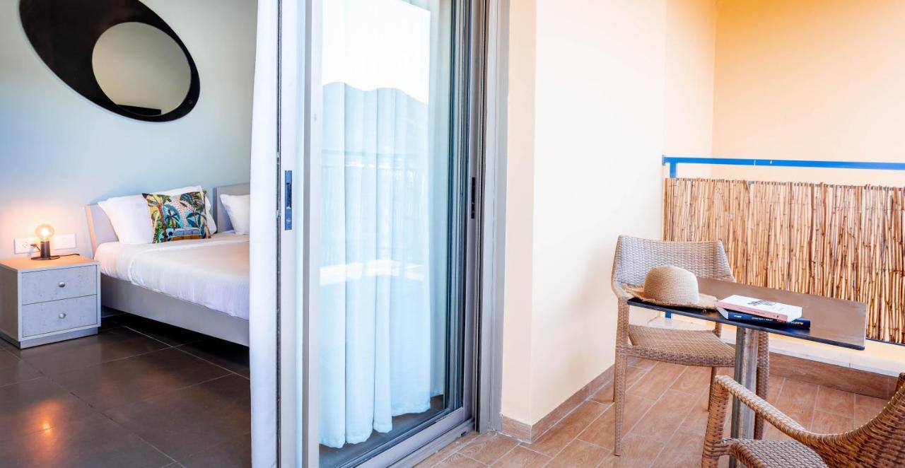 Almogim Suites Eilat Hotel (Adults Only) Екстер'єр фото