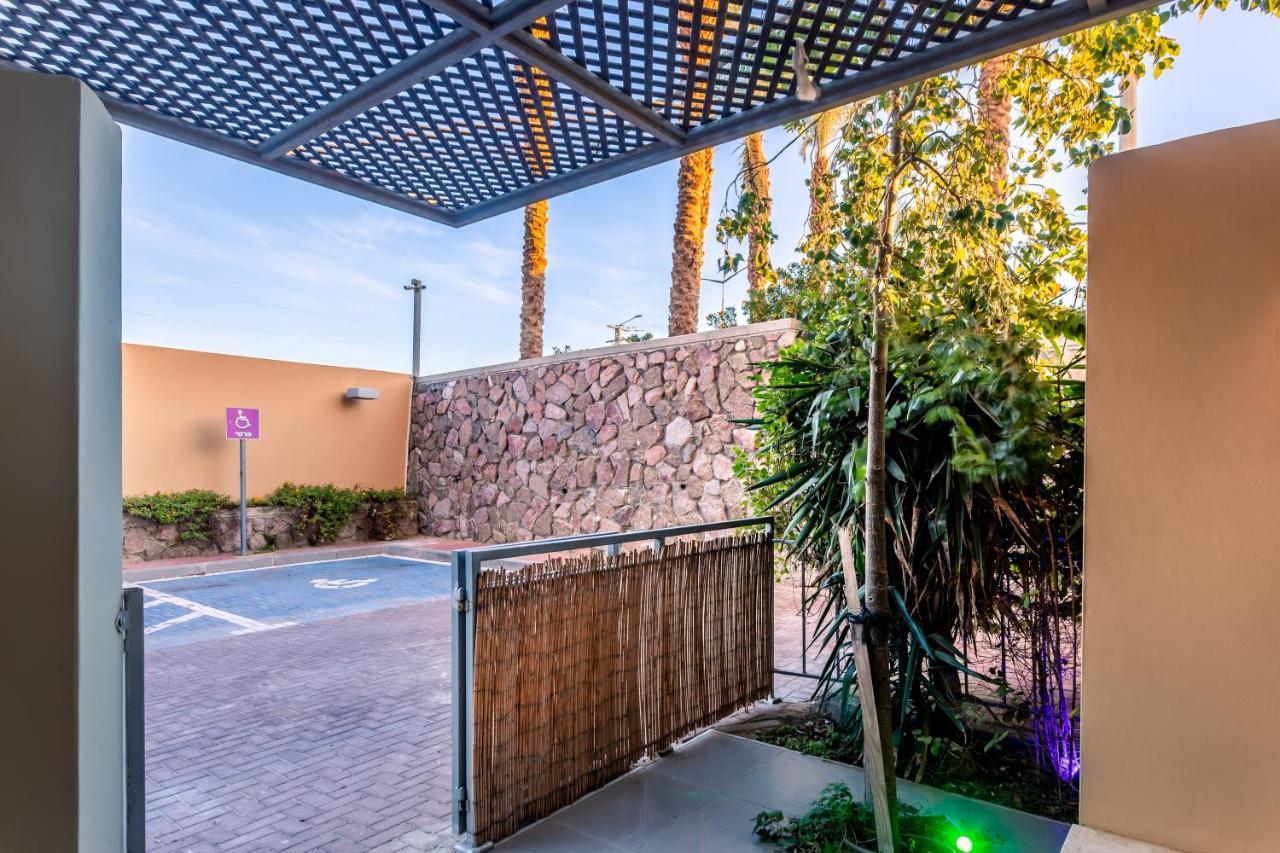 Almogim Suites Eilat Hotel (Adults Only) Номер фото